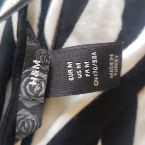 Black and white stripped three quarter lengthed shirt - Picture 3 of 3